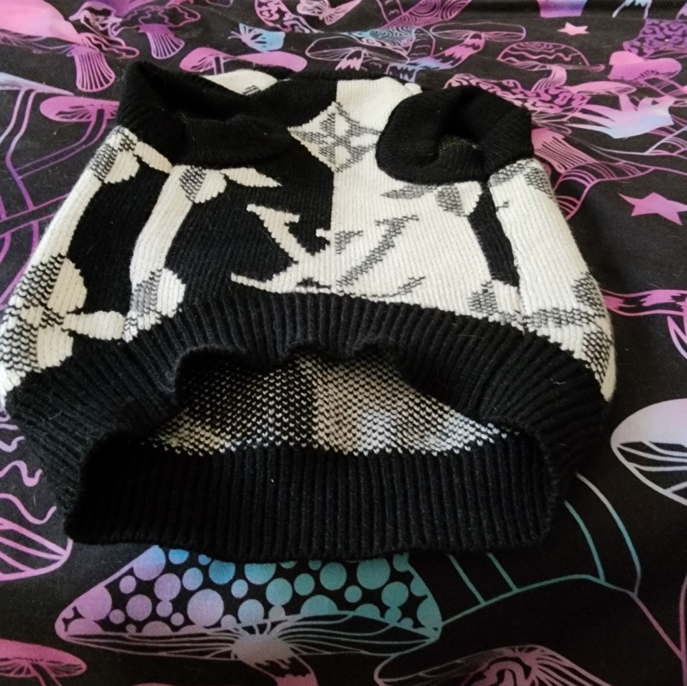 New Louisvuitton Dog Sweater 🐕❤️ - Picture 6 of 14
